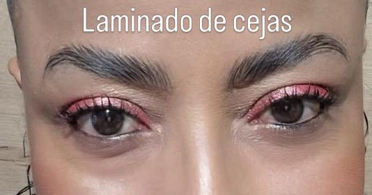 Fotografía de cejas proporcionada para Sharo. beauty Studio